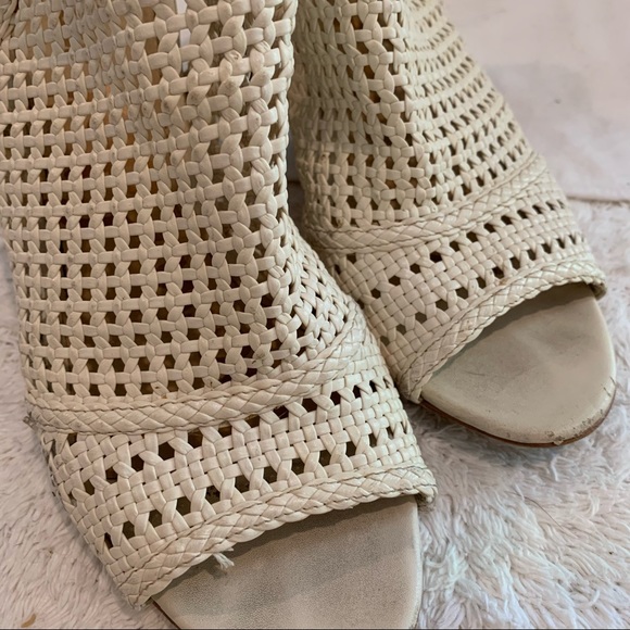 Sam Edelman Ivory heel sandal size 8, basket weave leather upper. Chunky heel - Picture 6 of 11